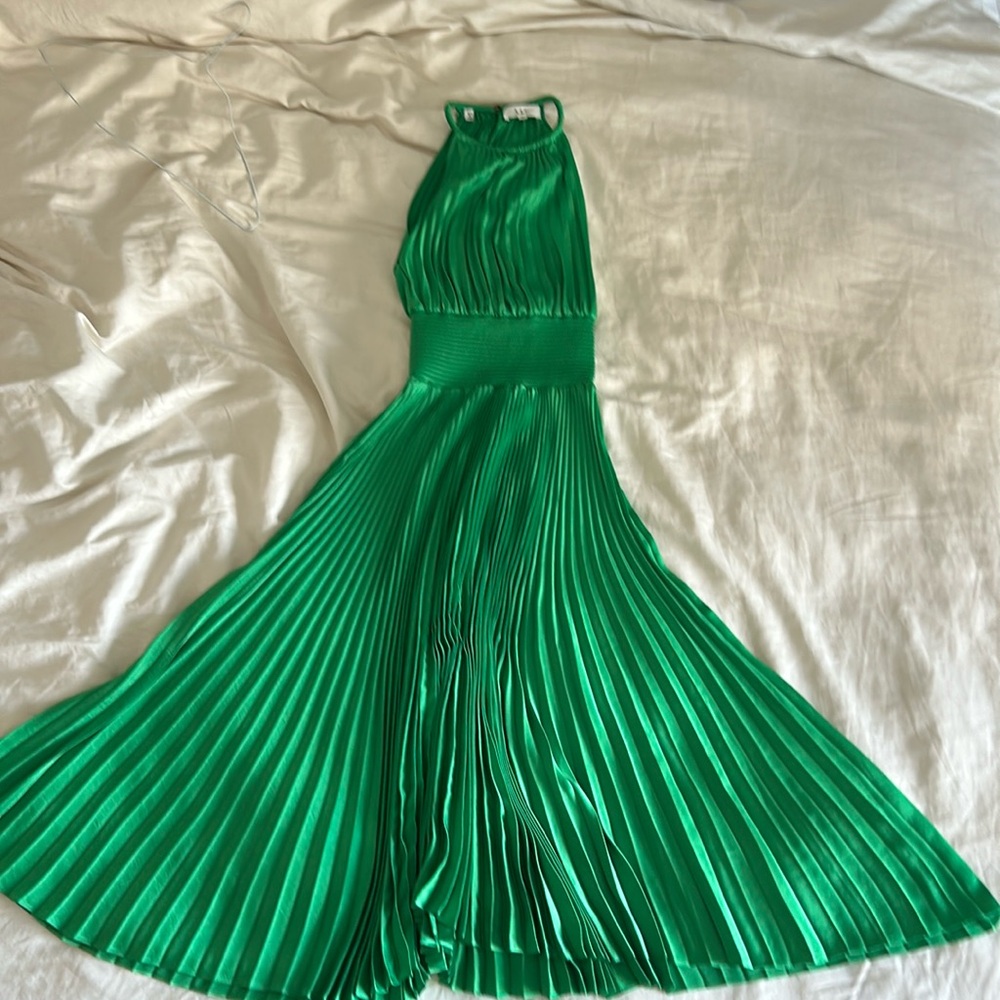 LAST CHANCE THIS SEASON ALC Renzo II 00 worn 2x, to Broadway & Met. Dry cleaned